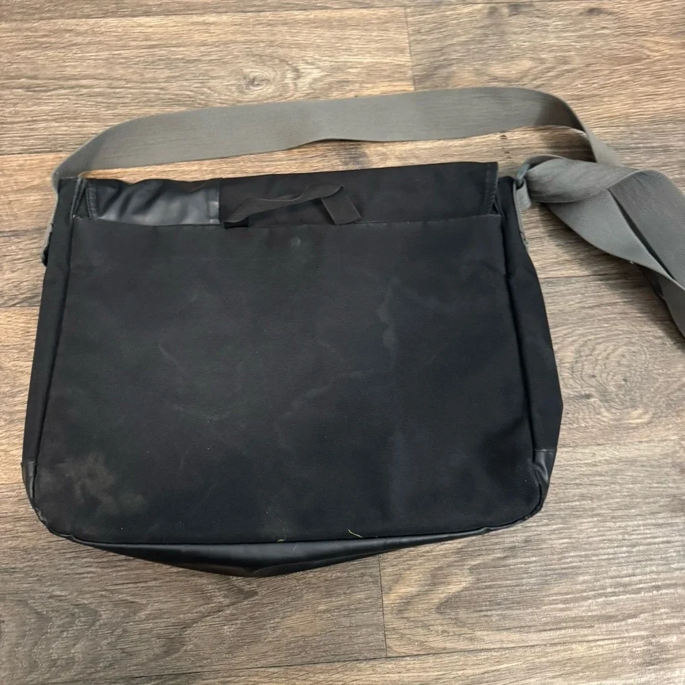 Keen Hybrid Transport MORTON MESSENGER Messenger U Bag‎ Sling Bag Black Color